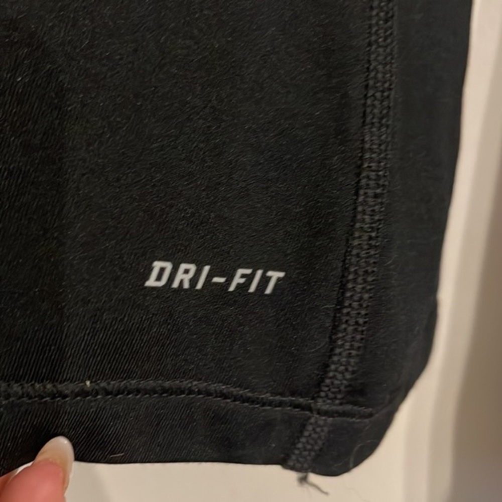 Nike dry fit top - Picture 5 of 6